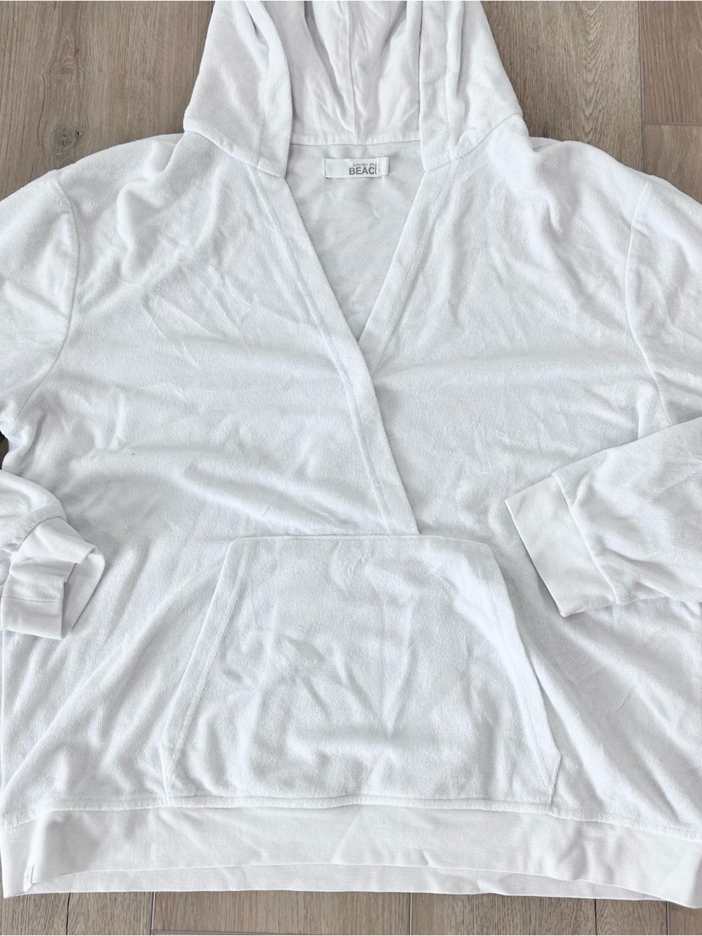 BAREFOOT DREAMS BEACH cozyterry crossover pullover hoodie white large - Picture 3 of 6